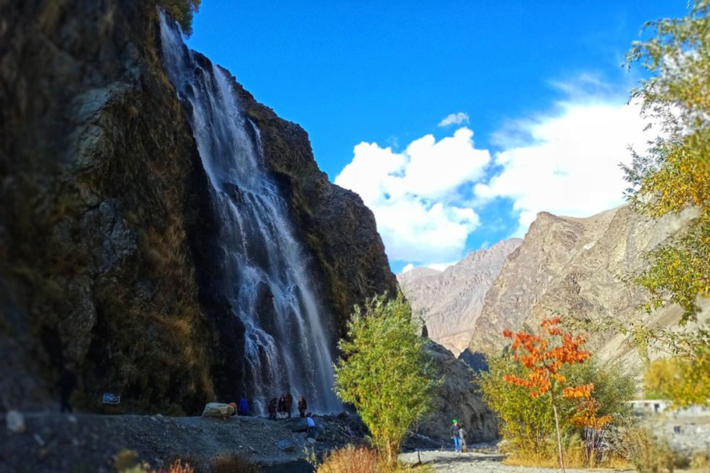 Manthoka Waterfall