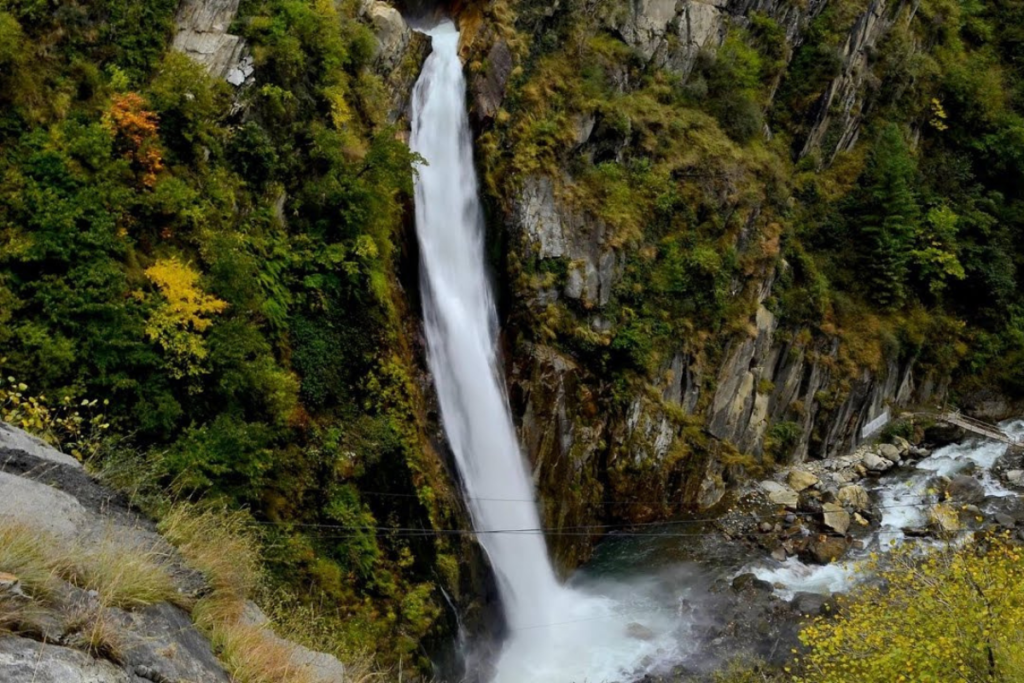 Cham Waterfall